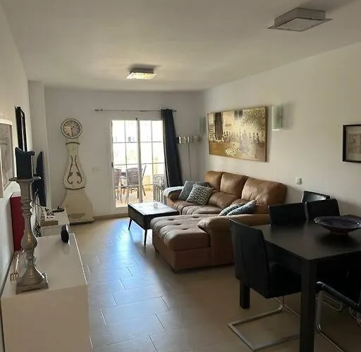 Trevlig Laegenhet I *