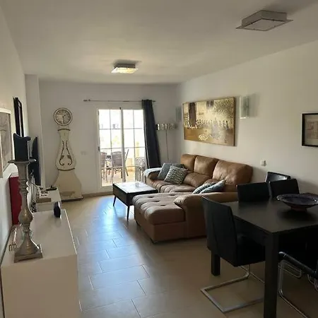 Trevlig Laegenhet I *